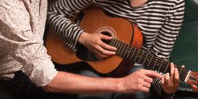 Hvordan lære å spille gitar: en detaljert guide for den uavhengige