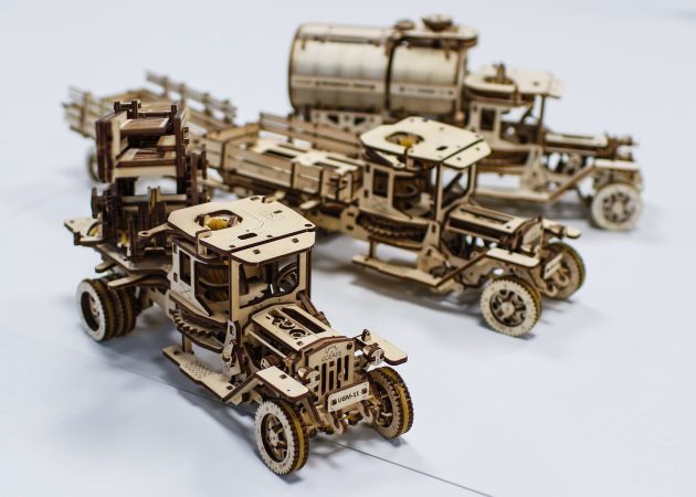 Oversikt UGEARS designeren: wooden lastebil som går uten batterier