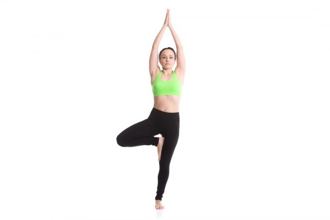 Yoga i vann: treet positur