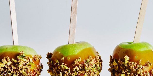 Candy apple med forskjellige nøtter