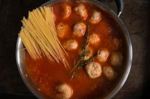 Spaghetti med kjøttboller og tomatsaus