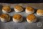 Hvordan lage muffins til frokost av tre ingredienser