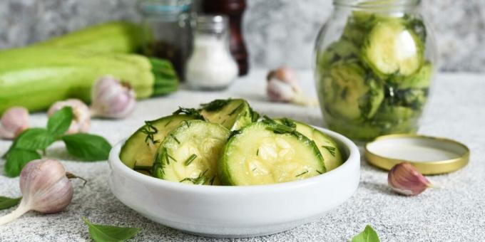 Marinert zucchini med hvitløk