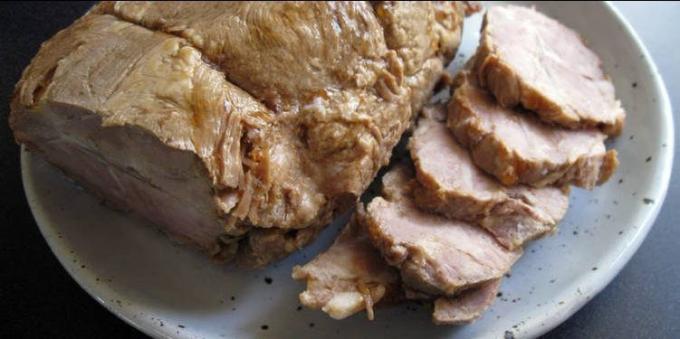 Oppskrift på svinekjøtt i multivarka med soyasaus og gurkemeie