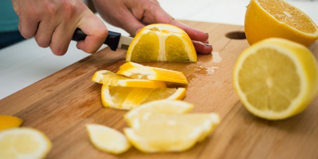 Kirsebærlimonade: vask sitron og appelsiner