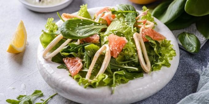 Salat med blekksprut og grapefrukt