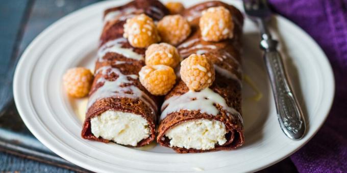 Sjokoladepannekaker med cottage cheese og kondensert melk