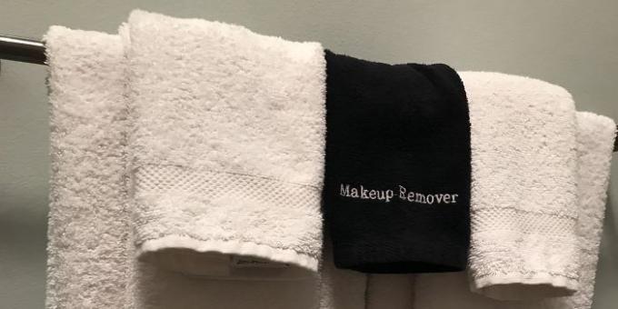 service hotell: håndklær makeup