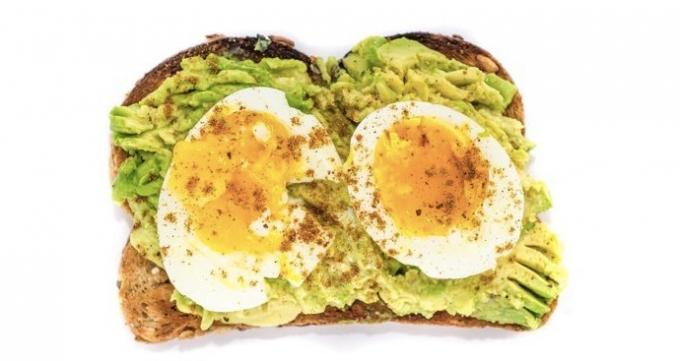 toast med avokado og egg