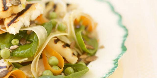 Salat med spinat og oste
