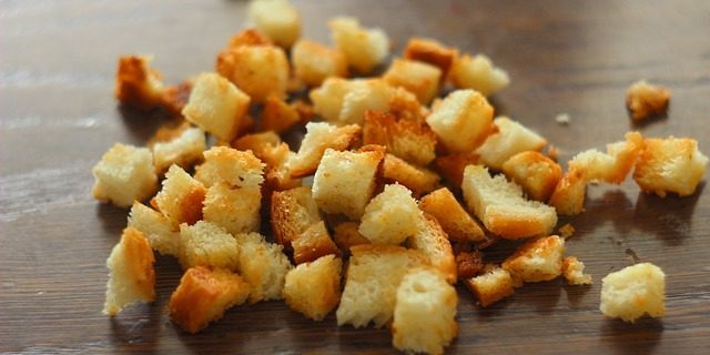 Hjemmelagde croutons for Caesar salat