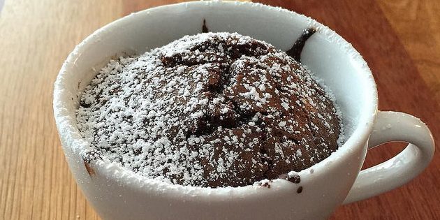 Sjokolade muffins med appelsinjuice