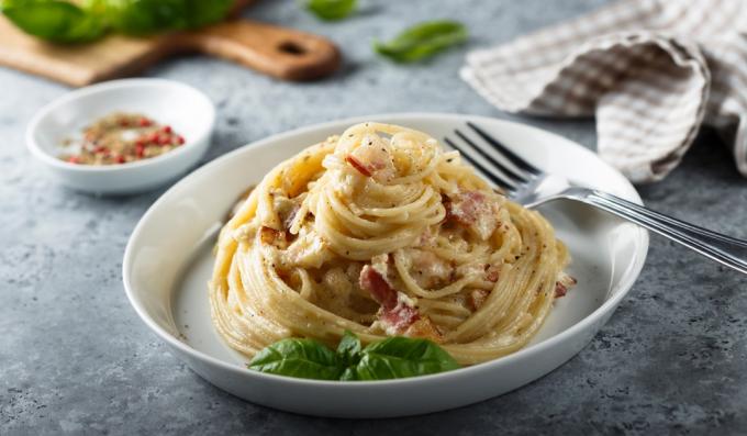 Pasta med skinke og melonsaus