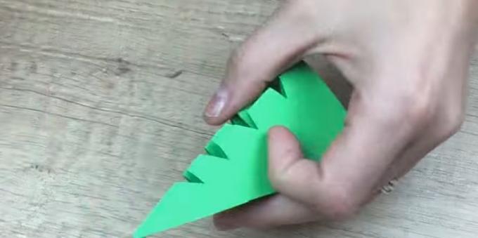 Julekort med hendene: Cut trekanter