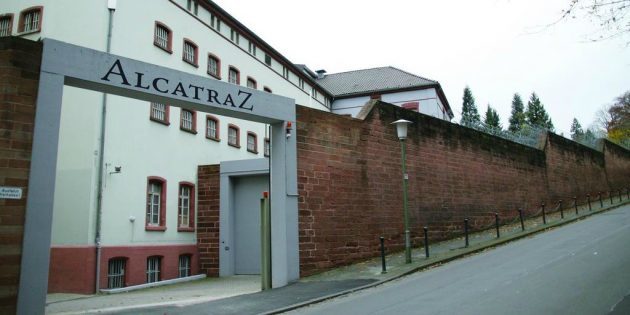 Hotel-fengselet, Tyskland