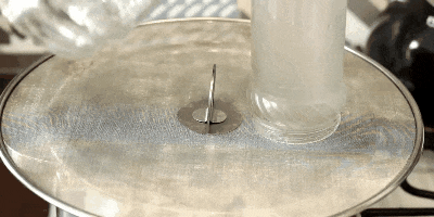 Hvordan å sterilisere glassene for et par: Sett glassene opp ned