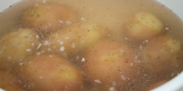 Bakte nye poteter: tilbered potetene