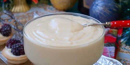 Oppskrifter: Custard med kondensert melk uten egg