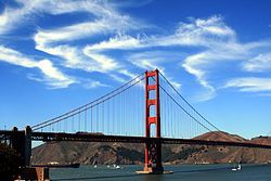 Cirrus skyer over Golden Gate Bridge
