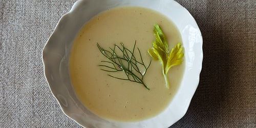 Selleri suppe med stekte grønnsaker
