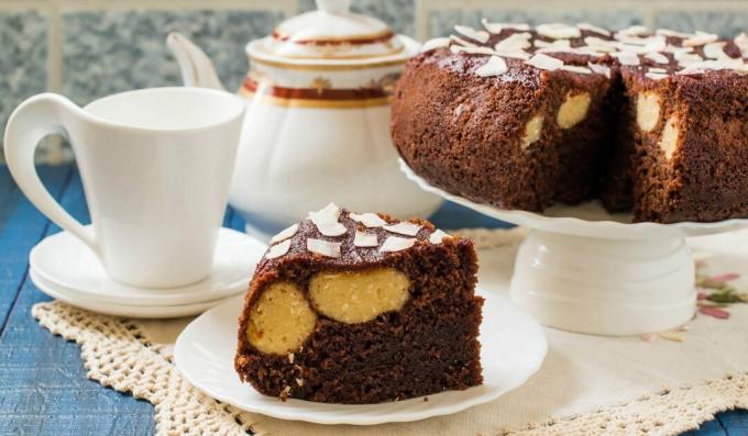 Sjokoladekake med kokos-ostemasseballer