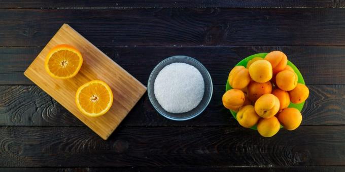 En meget enkel oppskrift for syltetøy fra aprikoser og appelsiner: Ingredienser