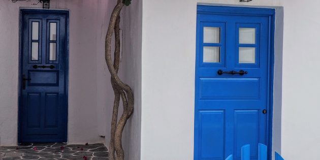 farge aksenter i interiøret: døren