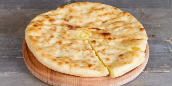 Ossetisk pai med poteter og ost