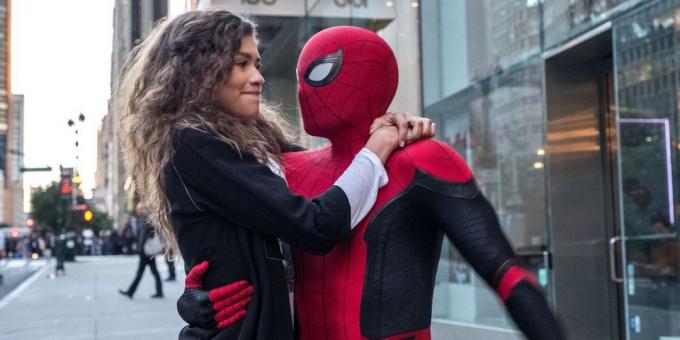 Spider-Man: Borte fra hjemmet: lett sommer blockbuster, congenial ungdoms komedie om å reise