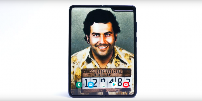 Pablo Escobars bror ga ut en analog av Galaxy Fold for $ 400