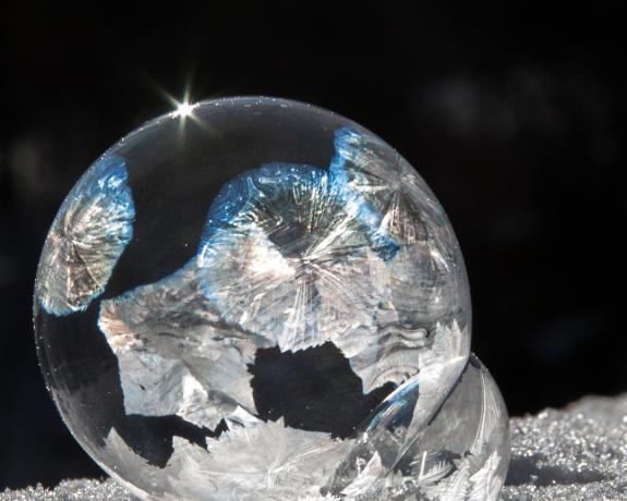 Hva du kan gjøre ut av snøen: bobler i kulden