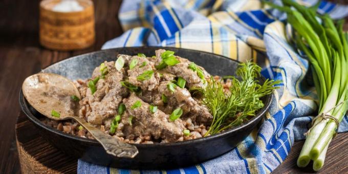 Bifflever stroganoff med fløte og yoghurt