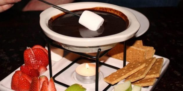 Mørk sjokolade: sjokolade fondue med oransje
