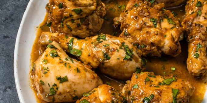 Kylling stekt i fløtesaus: en enkel oppskrift