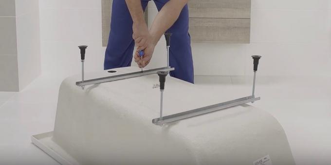 Installere bath: hvordan å montere akryl bad føtter