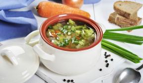 Magert suppe med bønner, brokkoli og sopp