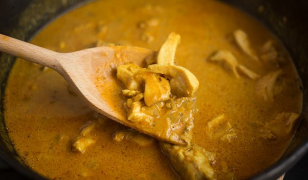Buttered Indian Chicken: La lokket være på for en rikere saus