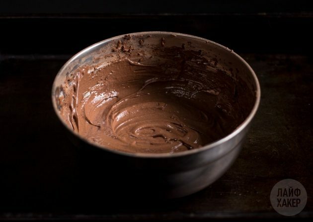 sjokoladekakekaker: lag deigen