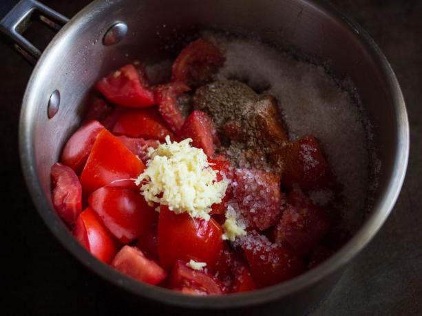 tomat jam: en kasserolle