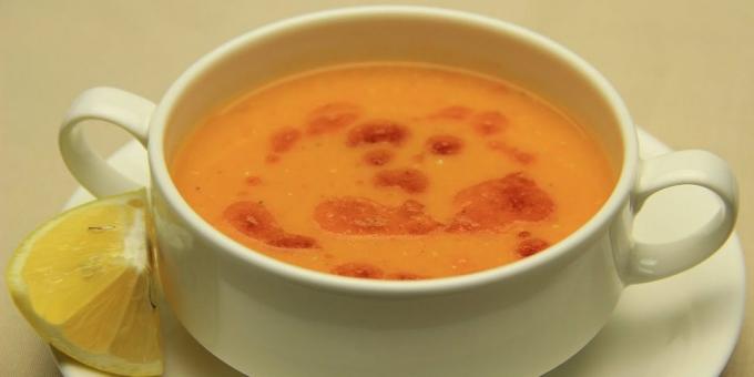 Suppe av linser og grønnsaker