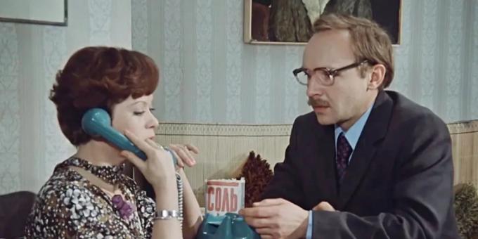 De beste filmene til Eldar Ryazanov: "Office Romance"