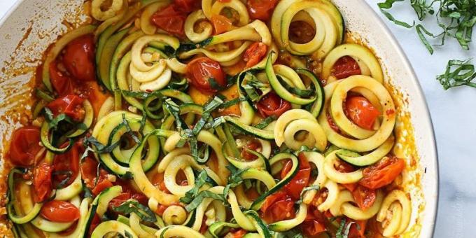 Grønnsaksretter: Spaghetti squash, stuet med tomater