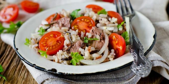 Salat med ris og torskelever