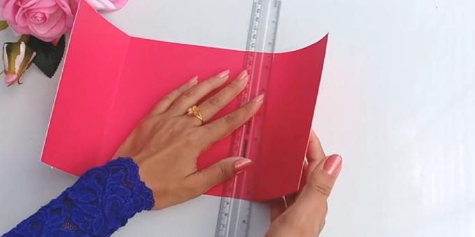 Bursdagskort med dine egne hender: kutt fra rosa bygging papir 30 x 15 cm detalj