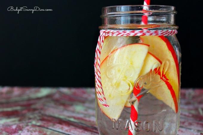 Flavored vann: eple og kanel