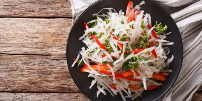 Lett salat med daikon og søt pepper
