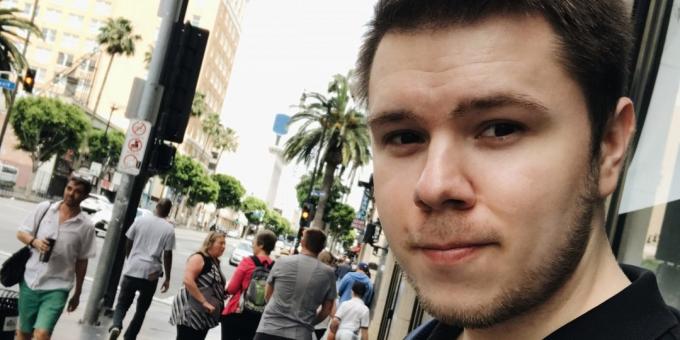 Ansvarlig redaktør Vadim DTF Yelistratov: selfie med Hollywood Boulevard