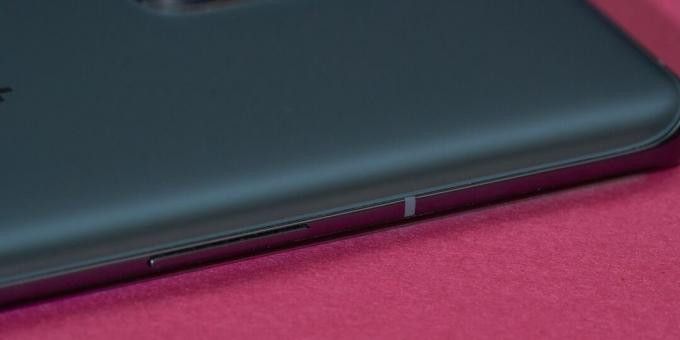 OnePlus 9 Pro: Dobbel volum rocker på venstre side