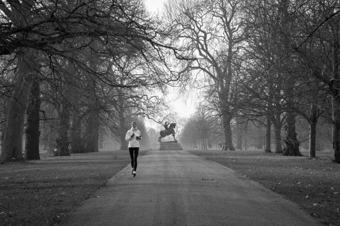 sport med en kald: lett jogging