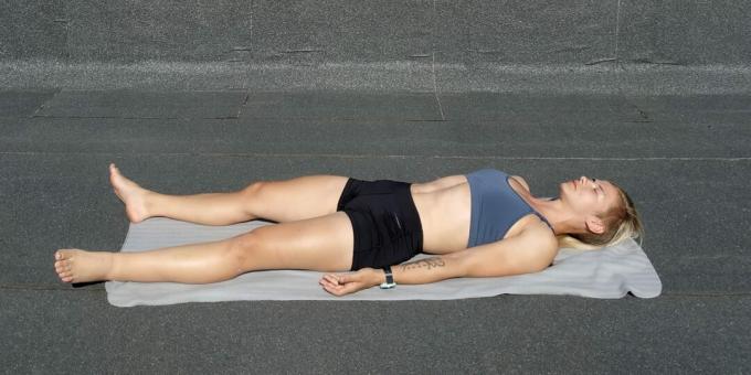 Enkle yogaøvelser: Corpse Pose